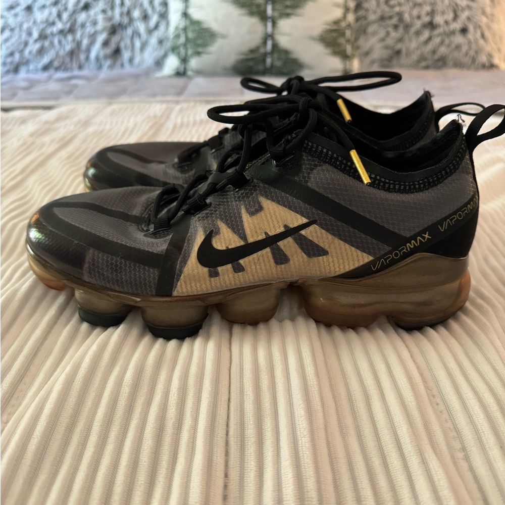 NIKE 2019 Limited Women’s Vapormax Sneakers Size 8 - Picture 6 of 6